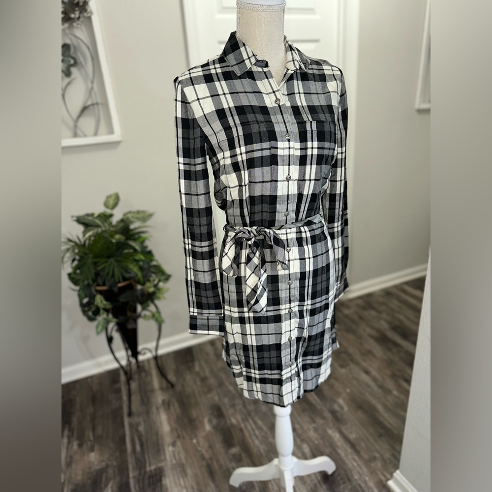 Banana Republic Women’s Long Sleeve Button Down Belted Dress Size 0